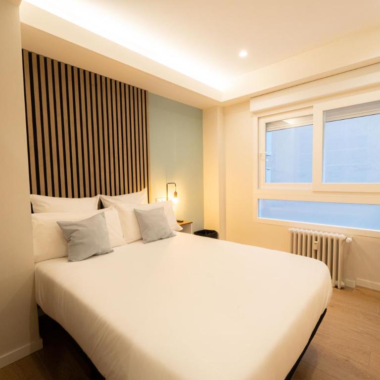 I'M Room Suites Nuevos Ministerios - Bernabeu 'Digital Access' - Habitación Doble con baño privado - 5