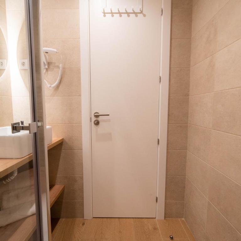 I'M Room Suites Nuevos Ministerios - Bernabeu 'Digital Access' - Habitación Doble con baño privado - 7
