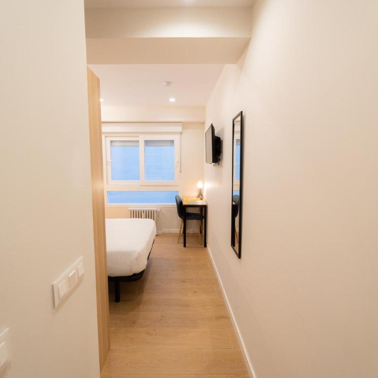 I'M Room Suites Nuevos Ministerios - Bernabeu 'Digital Access' - Habitación Doble con baño privado - 8
