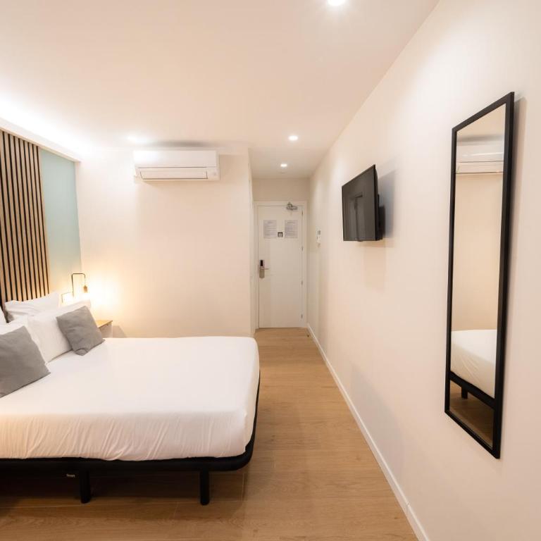 I'M Room Suites Nuevos Ministerios - Bernabeu 'Digital Access' - Habitación Doble con baño privado - 2
