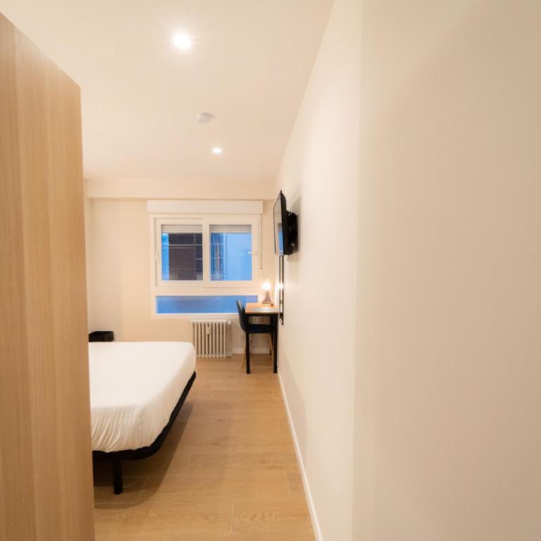 I'M Room Suites Nuevos Ministerios - Bernabeu 'Digital Access' - Habitación Doble con baño privado - 5