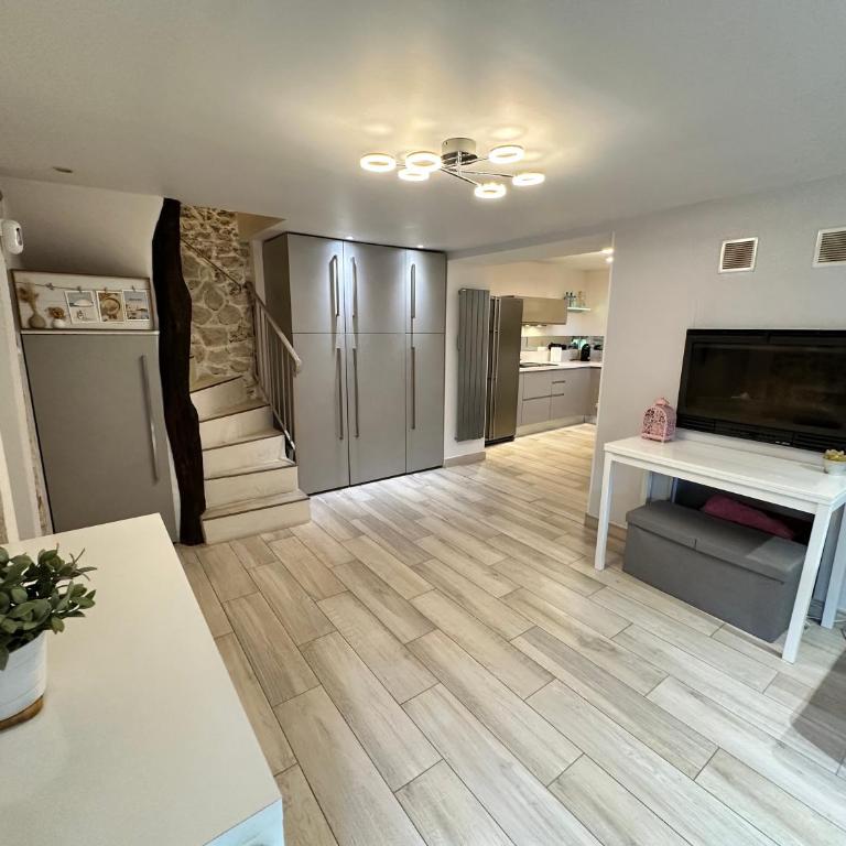 Maison en pierre, 3 chambres à 15 mn du centre de Menton et des plages - Maison 3 Chambres - 12