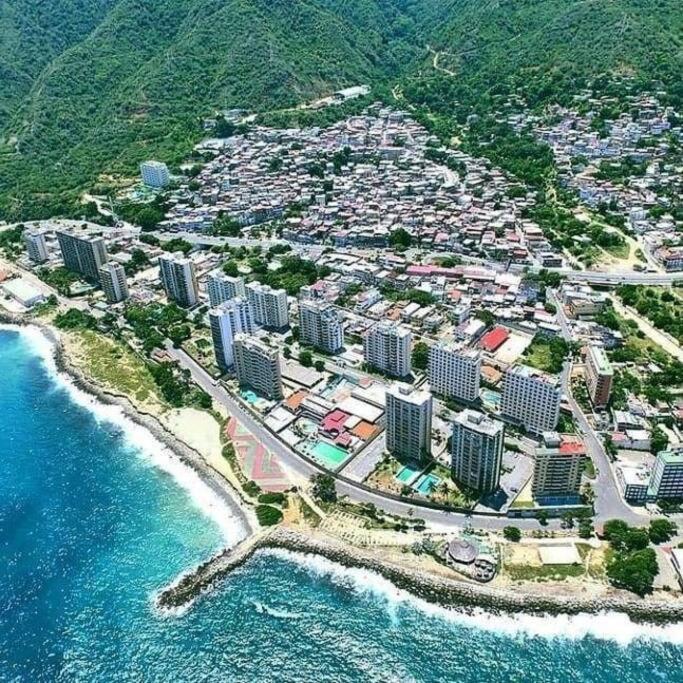 Lindo y Acogedor Apartamento En La Trinidad, Caracas - Two-Bedroom Apartment - 39