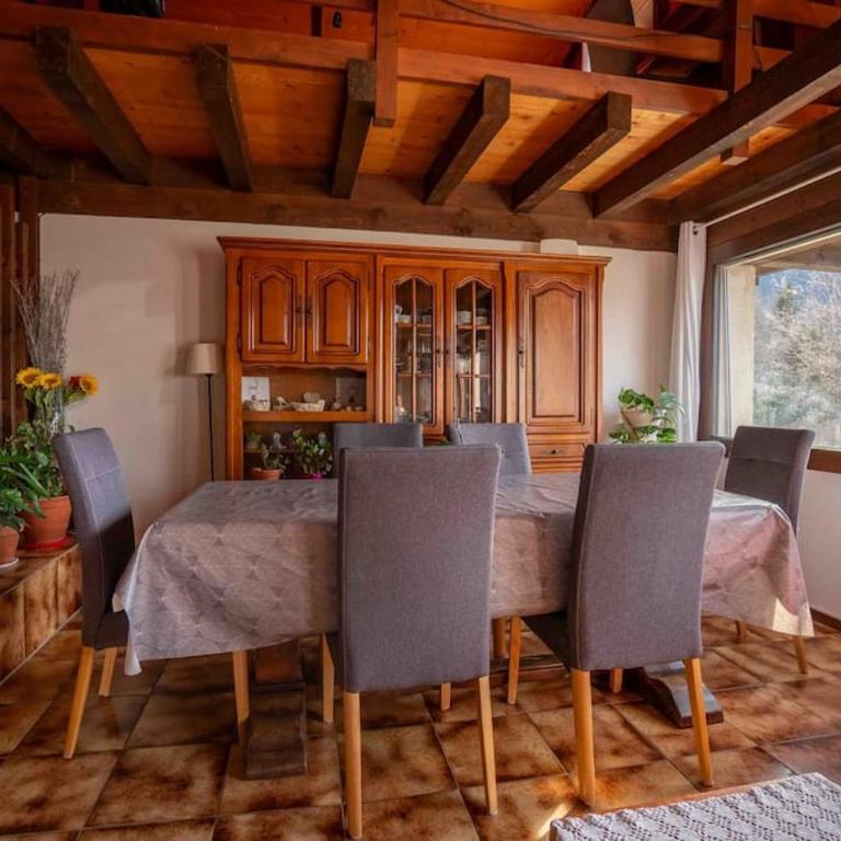Verseau avec piscine intérieure - Chalet - 28