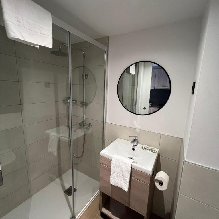 Micampus Barcelona Student Residence - Twin Room - 3