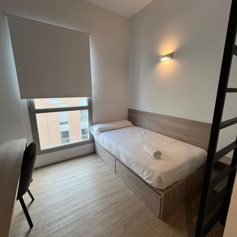 Micampus Barcelona Student Residence - Twin Room - 4