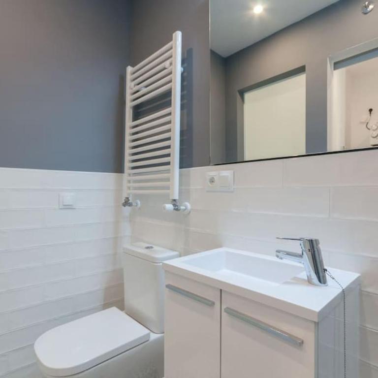 ºººEM Historical CityCentre WiFi AC SmartTVººº - One-Bedroom Apartment - 5