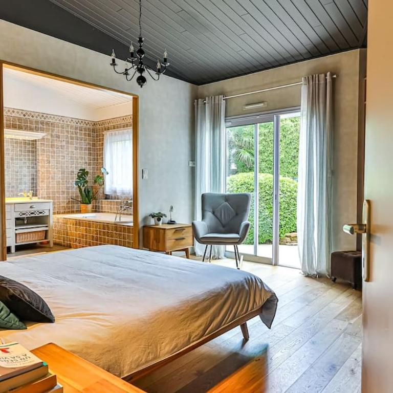 Magnifique Villa avec dépendance à 700m de l'océan - Villa - 13