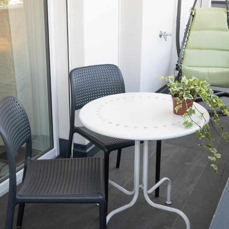 Civetta BLU, Blue Owl Apartments - One-Bedroom Apartment with Balcony - 2