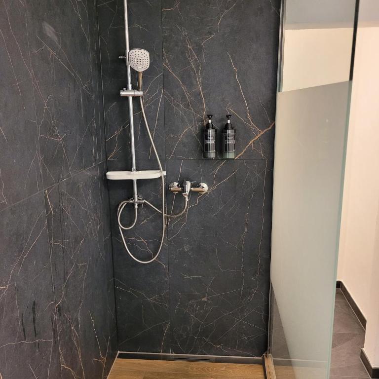 das.arnolds | Whirlpool | Pool | Bergblick - Apartment mit 1 Schlafzimmer - 10