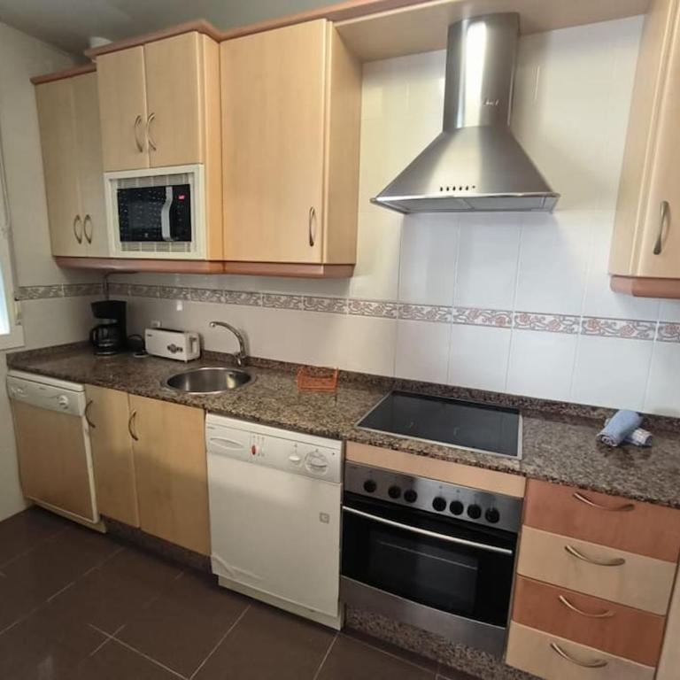 Junto al centro y la playa con garaje - Apartamento de 2 dormitorios - 23