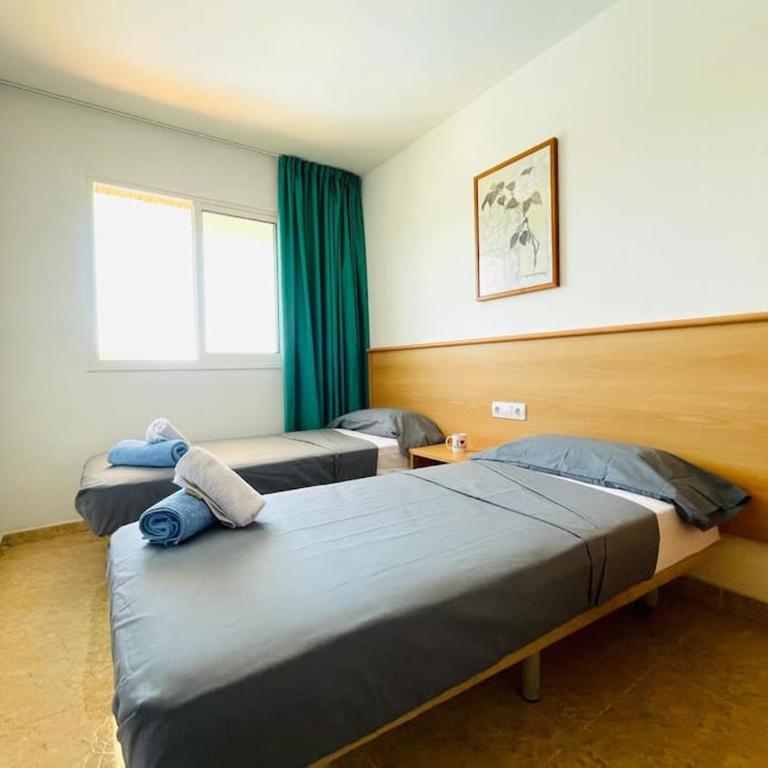 Familiar con Piscina y Parking - Two-Bedroom Apartment - 2