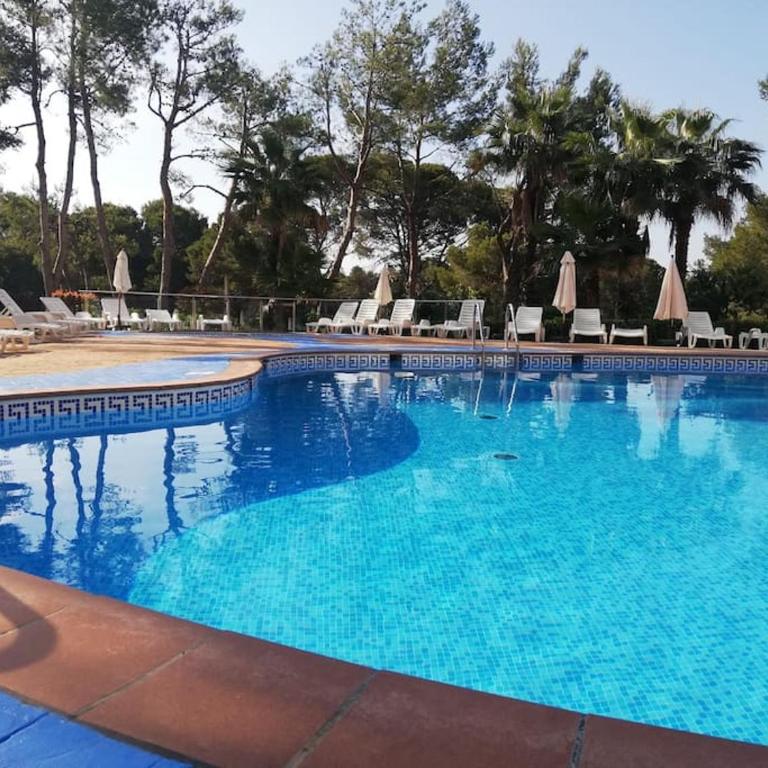 Familiar con Piscina y Parking - Two-Bedroom Apartment - 13