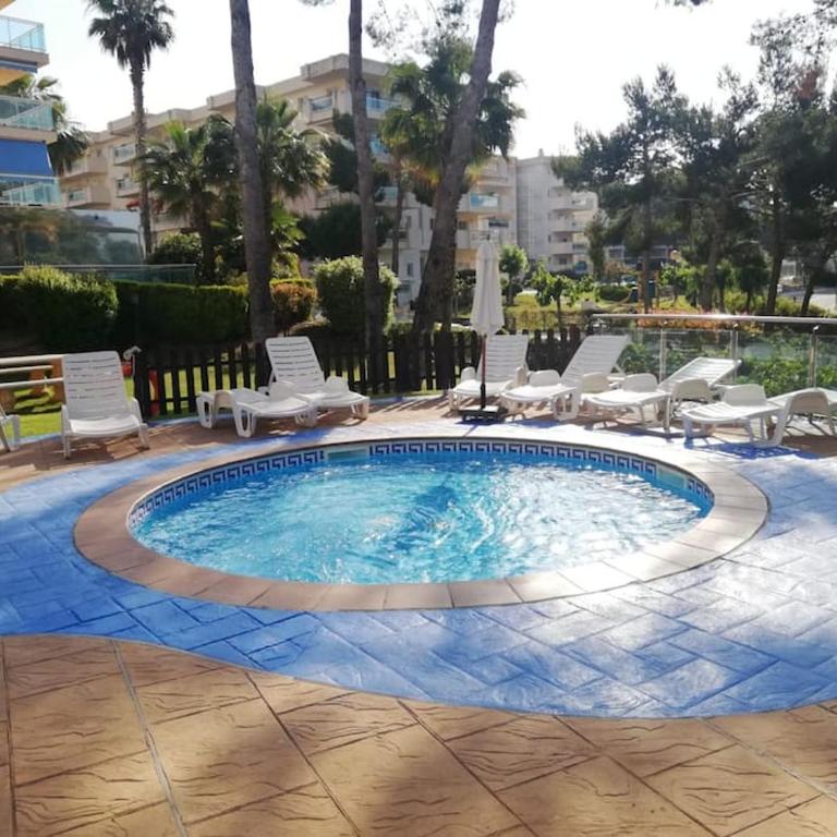 Familiar con Piscina y Parking - Two-Bedroom Apartment - 16