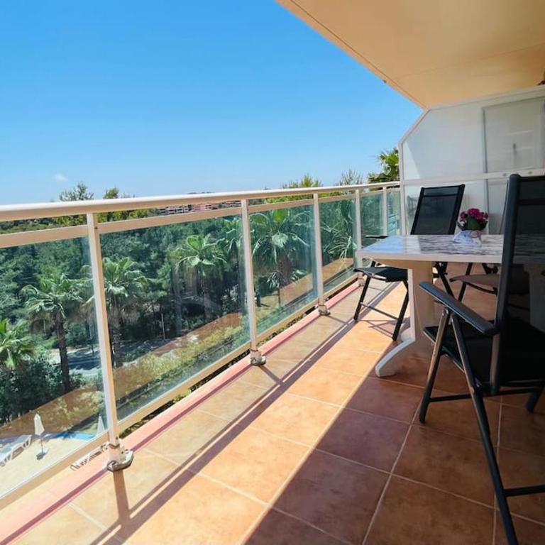 Familiar con Piscina y Parking - Two-Bedroom Apartment - 27