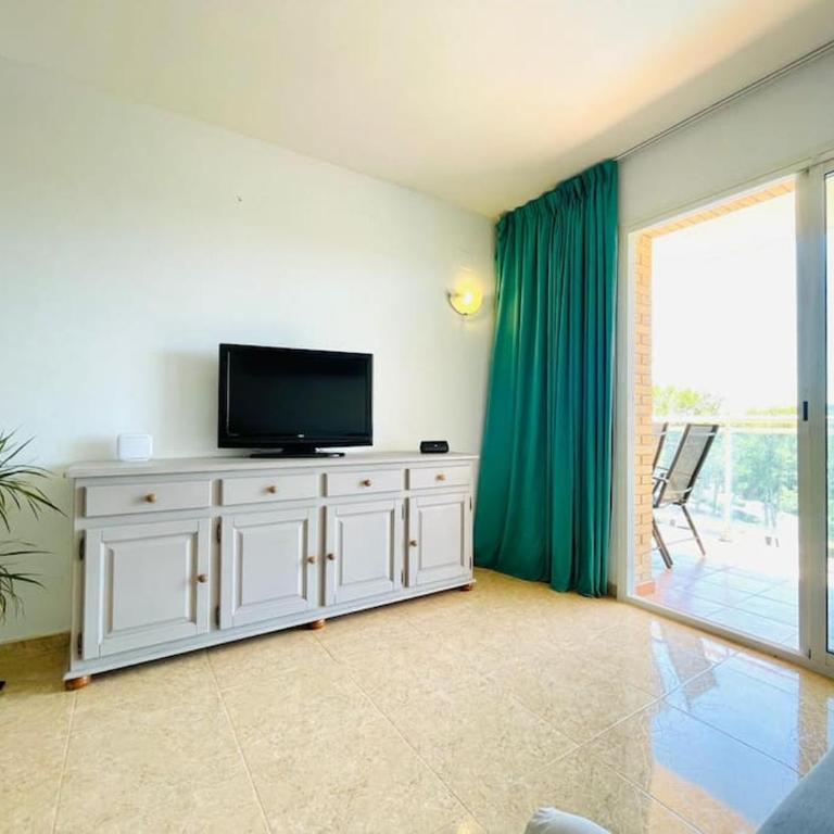 Familiar con Piscina y Parking - Two-Bedroom Apartment - 33