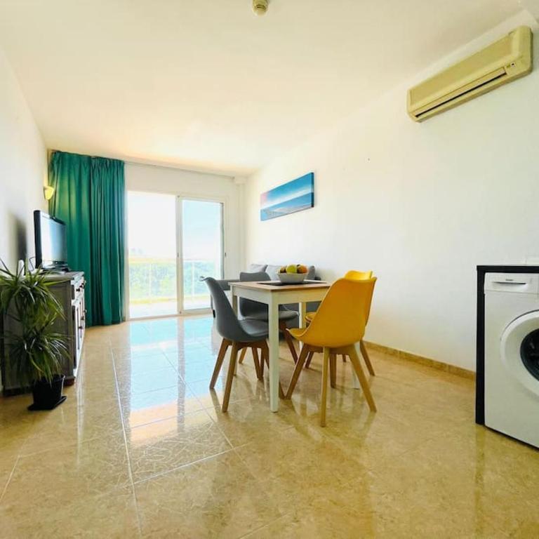 Familiar con Piscina y Parking - Two-Bedroom Apartment - 34