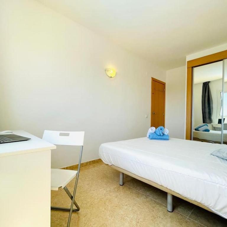 Familiar con Piscina y Parking - Two-Bedroom Apartment - 38