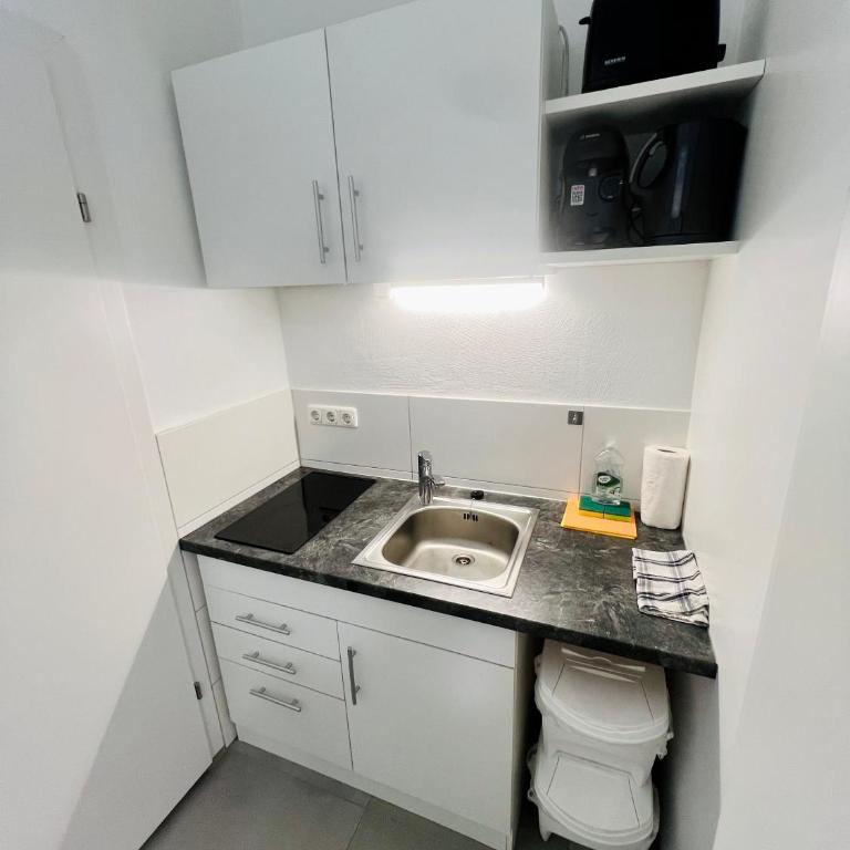Jainzen Einzimmerferienwohnung mitten im Zentrum - Apartment mit 1 Schlafzimmer - 3
