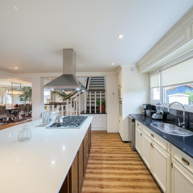 Casablanca - Four-Bedroom House - 15