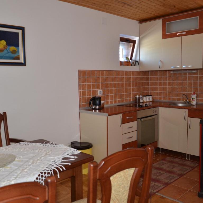 Apartments Radingturs - Apartment with Balcony - 12