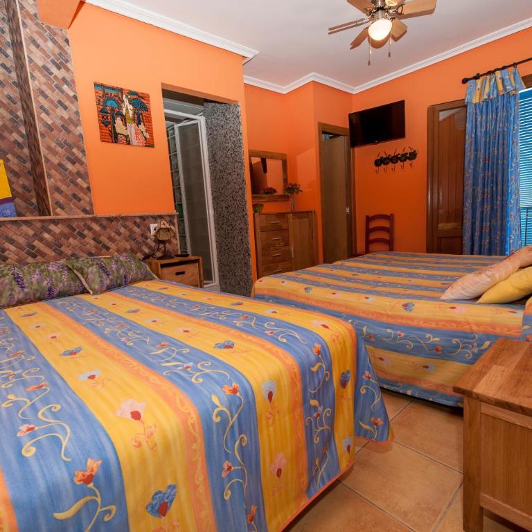 Chiki - Double Orange Room - 1