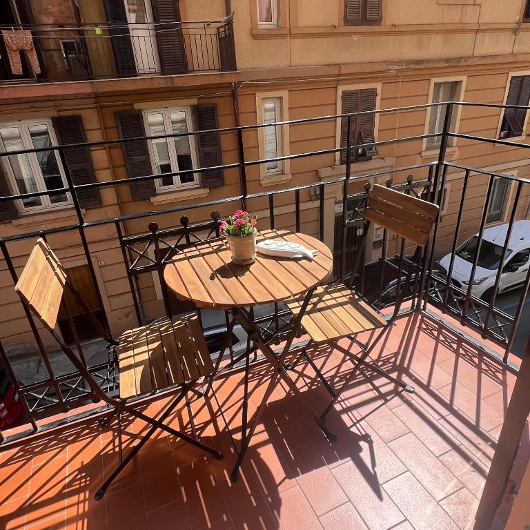 Sunrise Rooms - Camera Matrimoniale con Balcone - 10
