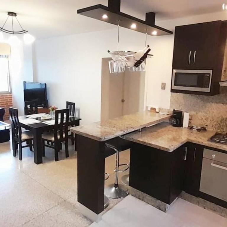 Moderno y Bonito Apto en Sebucan, Caracas - Two-Bedroom Apartment - 29