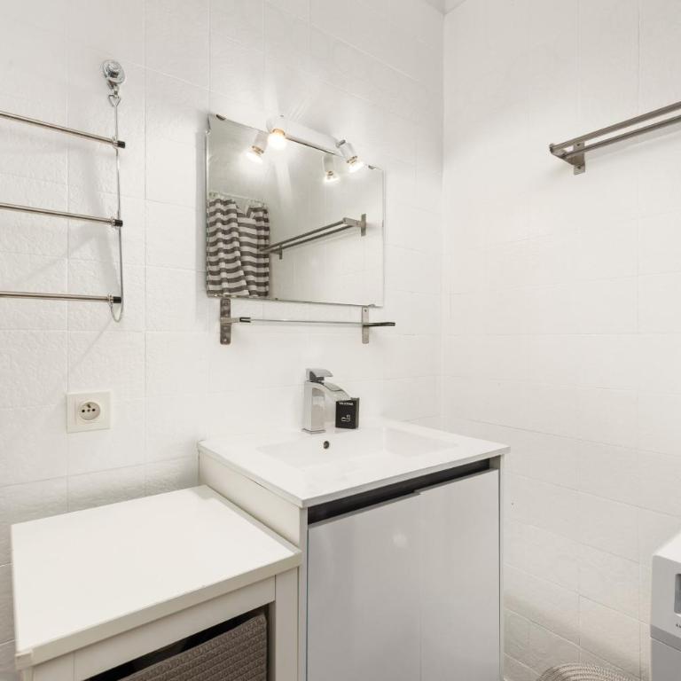 "La Cuse" Vue Mer Imprenable, Calme, Parking - Appartement 1 Chambre - 22