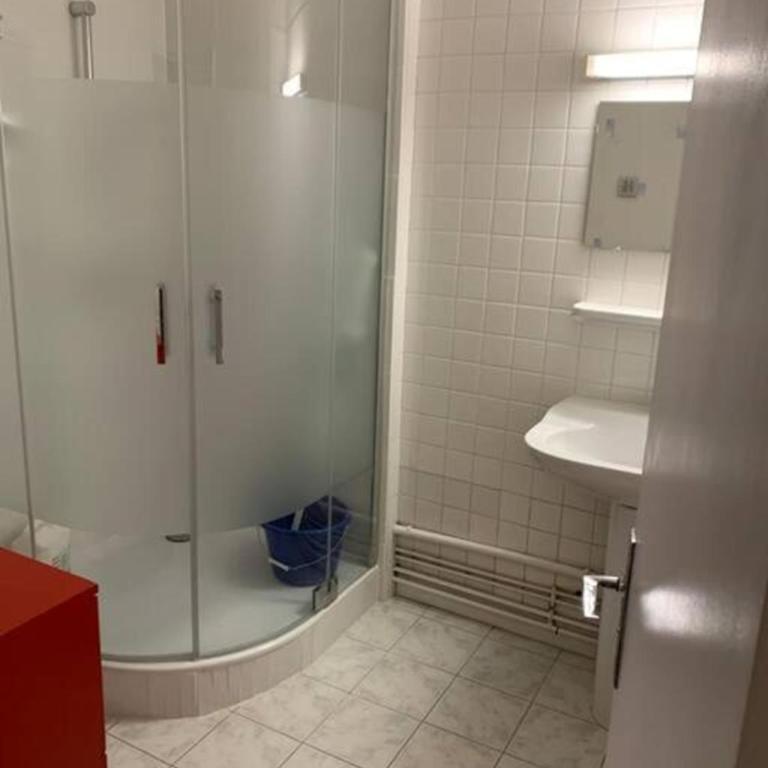 Reims centre-ville -au1er étage avec 2 chambres - 6 personnes - Appartamento con 2 Camere da Letto - 14