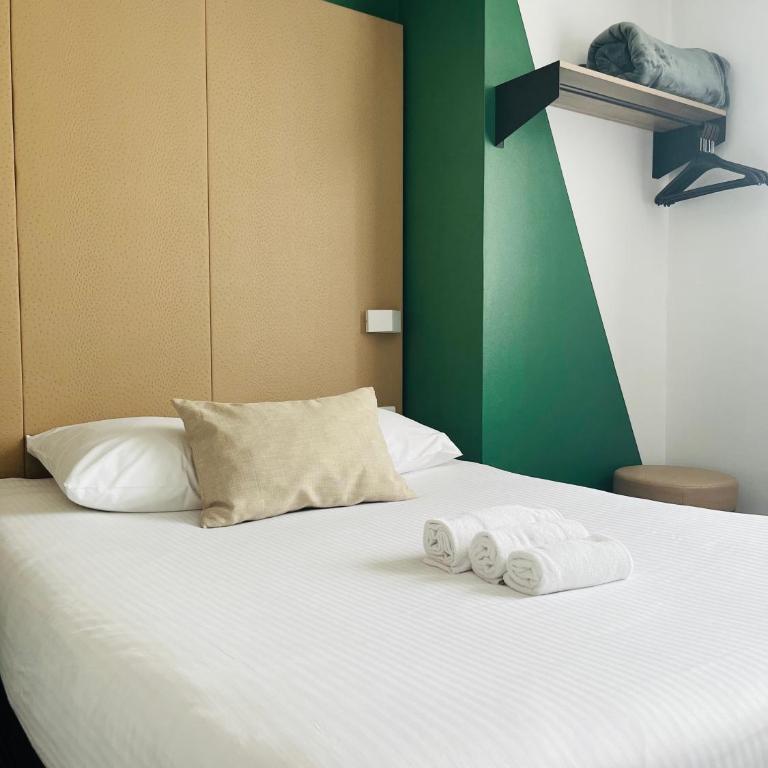 L'Hôtel Bristol - Petite Chambre Double avec Salle de Bains Décloisonnée - Non-Fumeurs - 1
