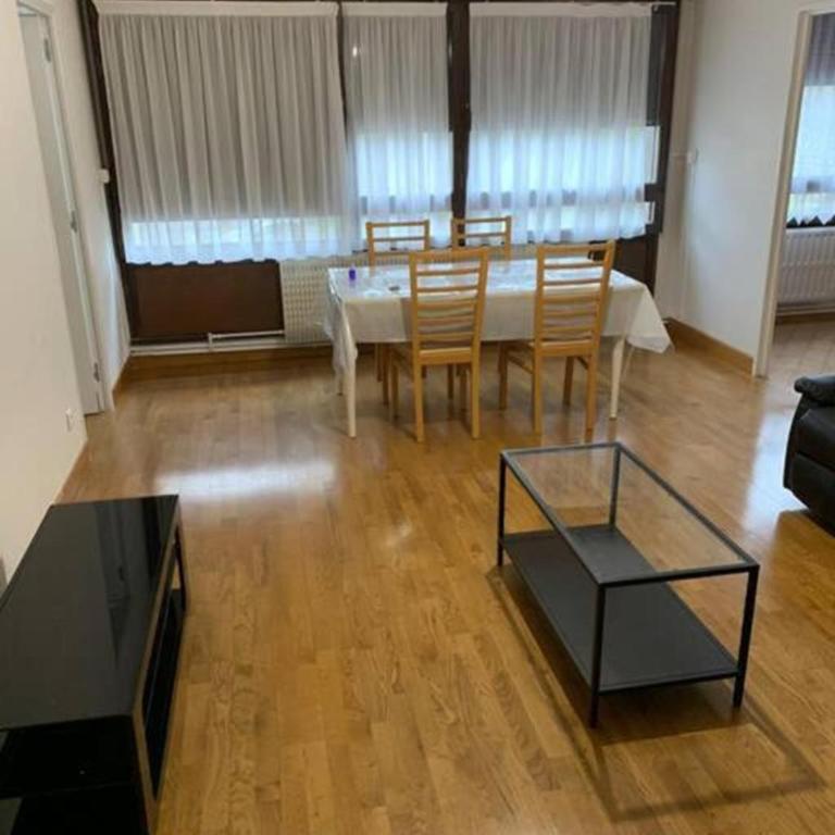 Reims centre-ville -au1er étage avec 2 chambres - 6 personnes - Appartamento con 2 Camere da Letto - 32