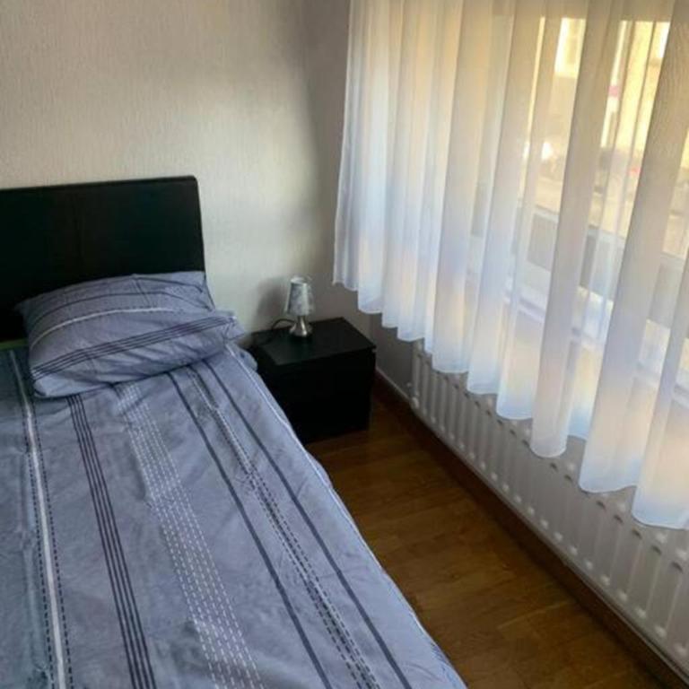 Reims centre-ville -au1er étage avec 2 chambres - 6 personnes - Appartamento con 2 Camere da Letto - 49