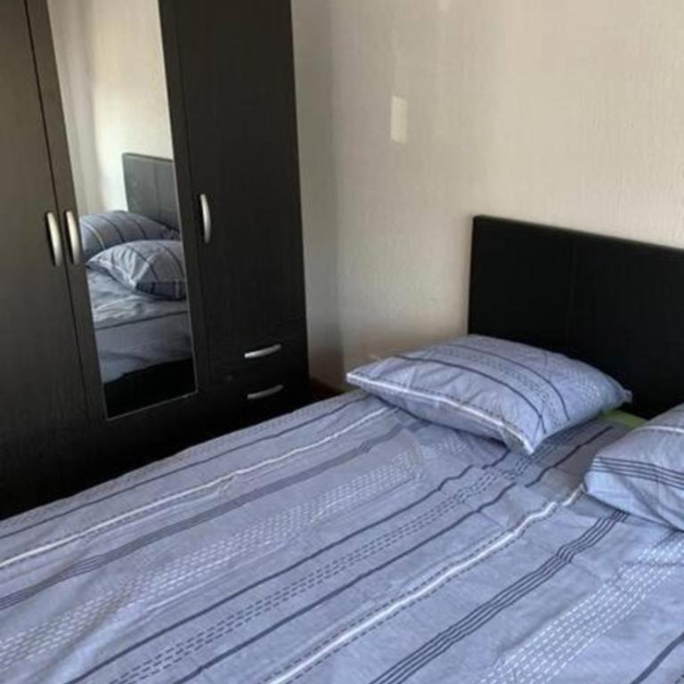 Reims centre-ville -au1er étage avec 2 chambres - 6 personnes - Appartamento con 2 Camere da Letto - 52