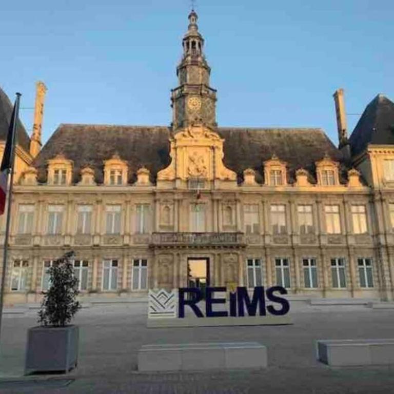 Reims centre-ville -au1er étage avec 2 chambres - 6 personnes - Appartamento con 2 Camere da Letto - 64
