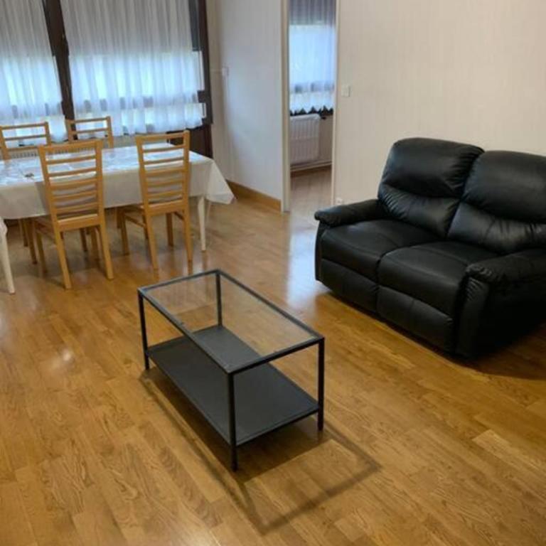 Reims centre-ville -au1er étage avec 2 chambres - 6 personnes - Appartamento con 2 Camere da Letto - 69