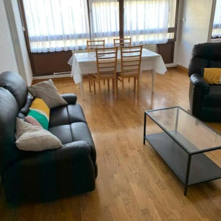 Reims centre-ville -au1er étage avec 2 chambres - 6 personnes - Appartamento con 2 Camere da Letto - 77