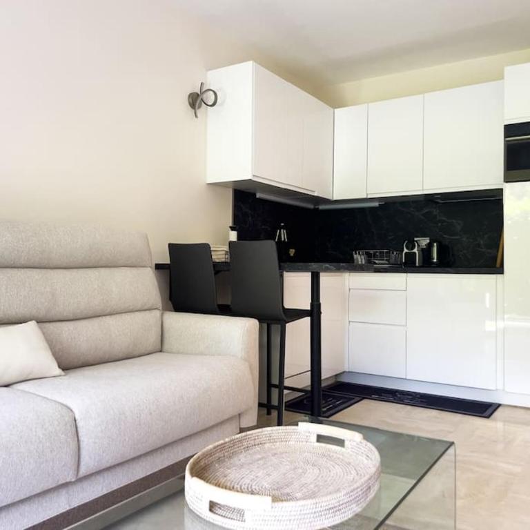 Cocon paradisiaque avec piscine, terrasse, jardin au calme absolu - Appartement 1 Chambre - 14