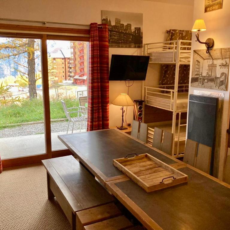 RisoulSki Antarès - Piscine et Sauna - Appartement 001 - 7 à 11 Personnes - Rez-de-Chaussée - 44 m² - 2 Chambres - Vue sur Montagne - 20