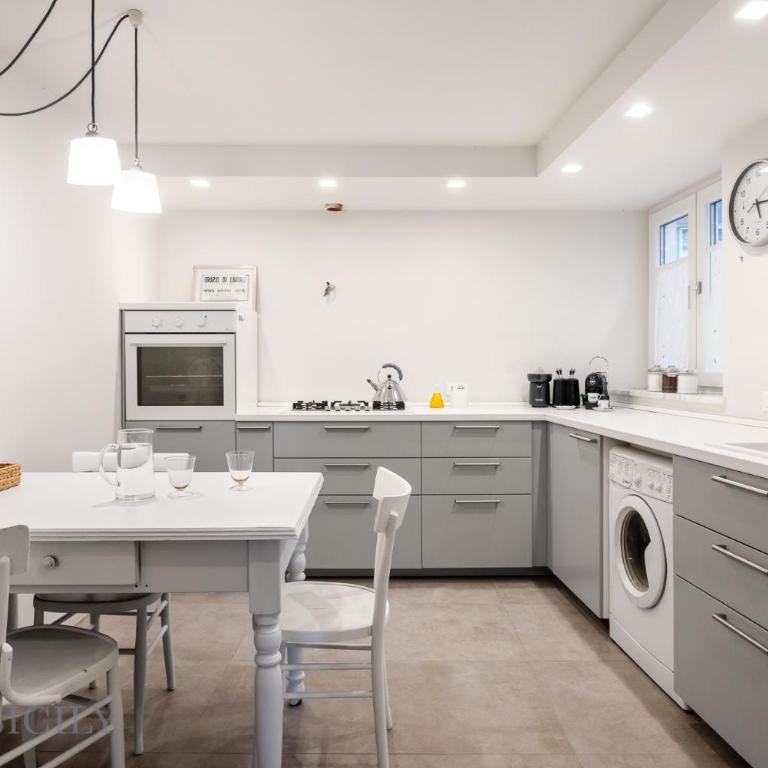 Palazzo Fatta Apartment by DomuSicily - Appartamento con 3 Camere da Letto e Vista Parco - 32