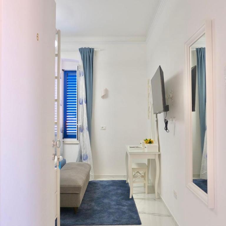 98 House -No elevator in the city center - Double Room with Private Bathroom - 12