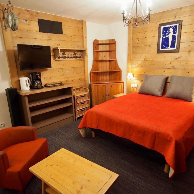 RisoulSki Antarès - Piscine et Sauna - Studio 406 - 2 à 4 Personnes - 4e Étage - 30 m² - Vue sur Rue - 1