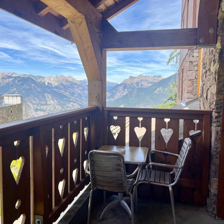 RisoulSki Antarès - Piscine et Sauna - Appartement 100 - 6 à 10 Personnes - 1er Étage - 40 m² - 1 Chambre - Vue sur Montagne - 4