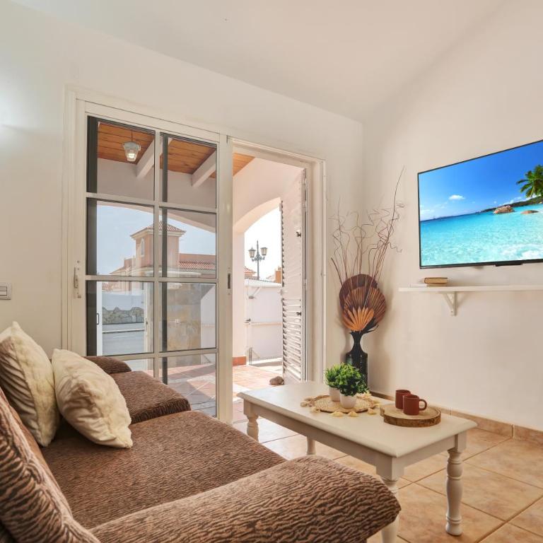 Georgina - Two-Bedroom House - 6