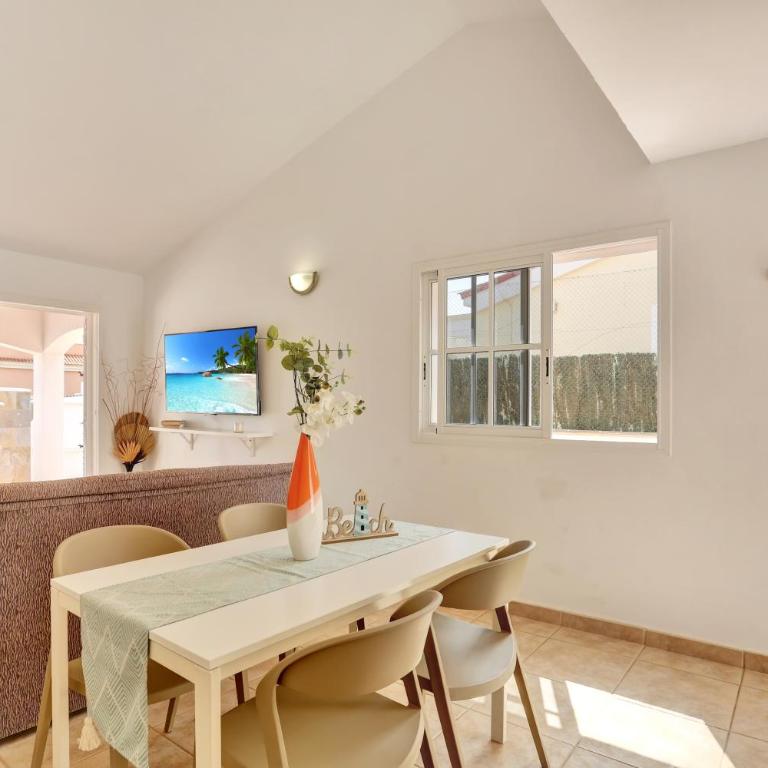 Georgina - Two-Bedroom House - 9