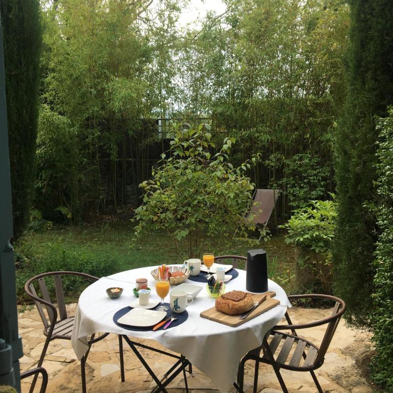 B&B Julie Le Jardin - Chambre Double - Vue sur Jardin - 17