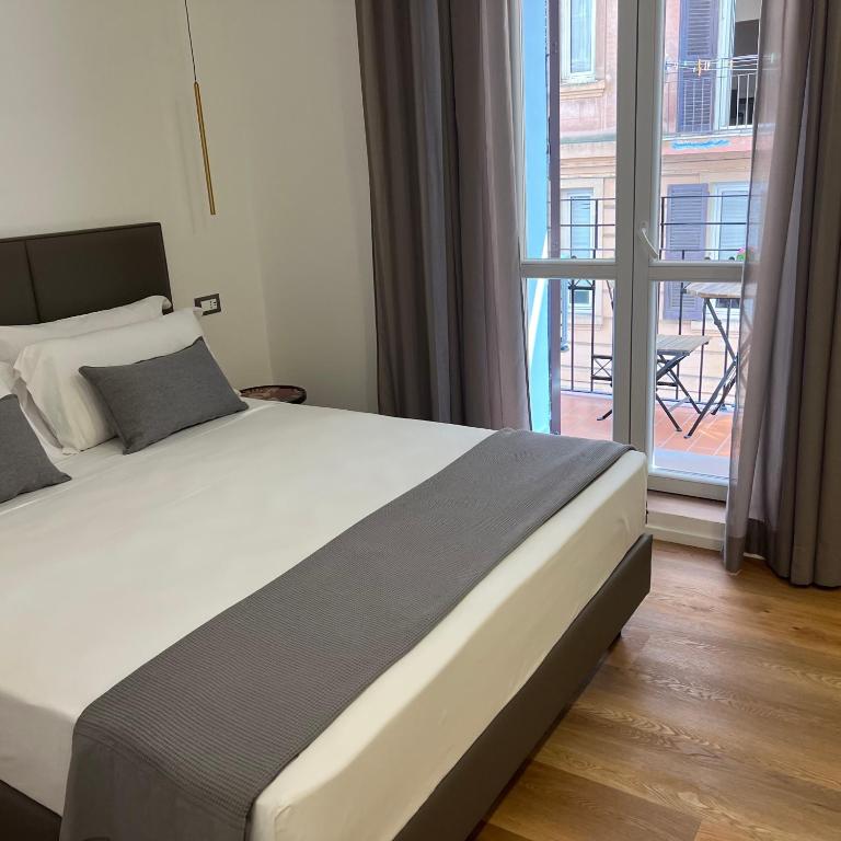 Sunrise Rooms - Camera Matrimoniale con Balcone - 2