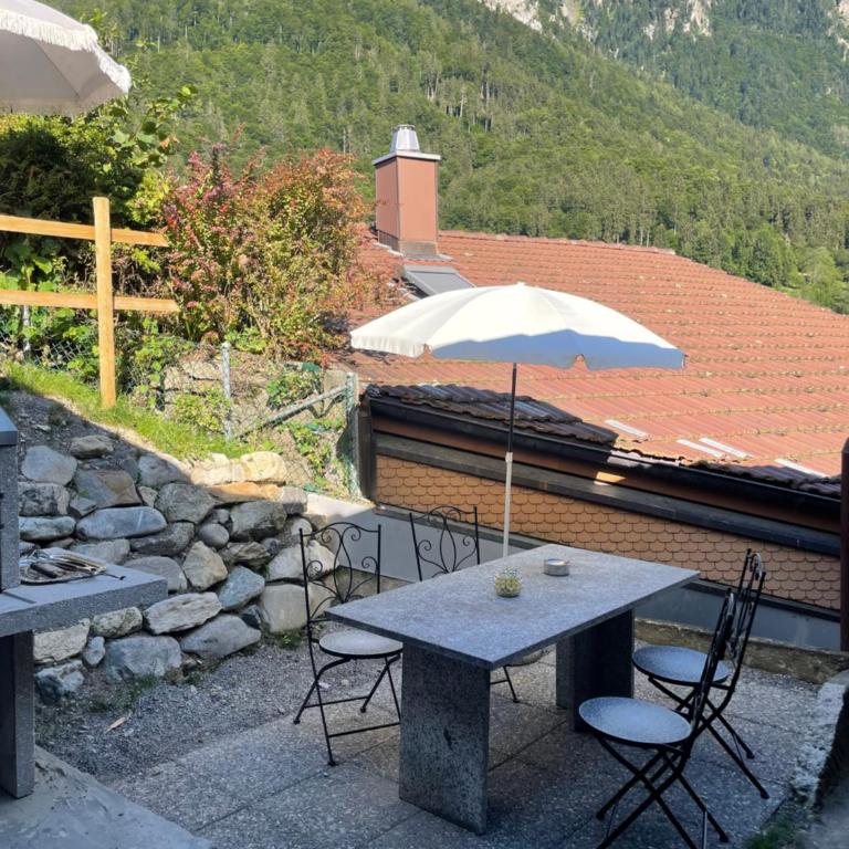 Charming Alpine Retreat by Apartments Capricorn - Apartment mit 2 Schlafzimmern - 53