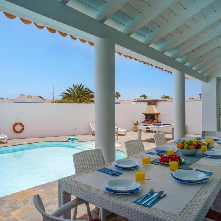 Villa Esmeralda by Villa Plus - Villa - 2