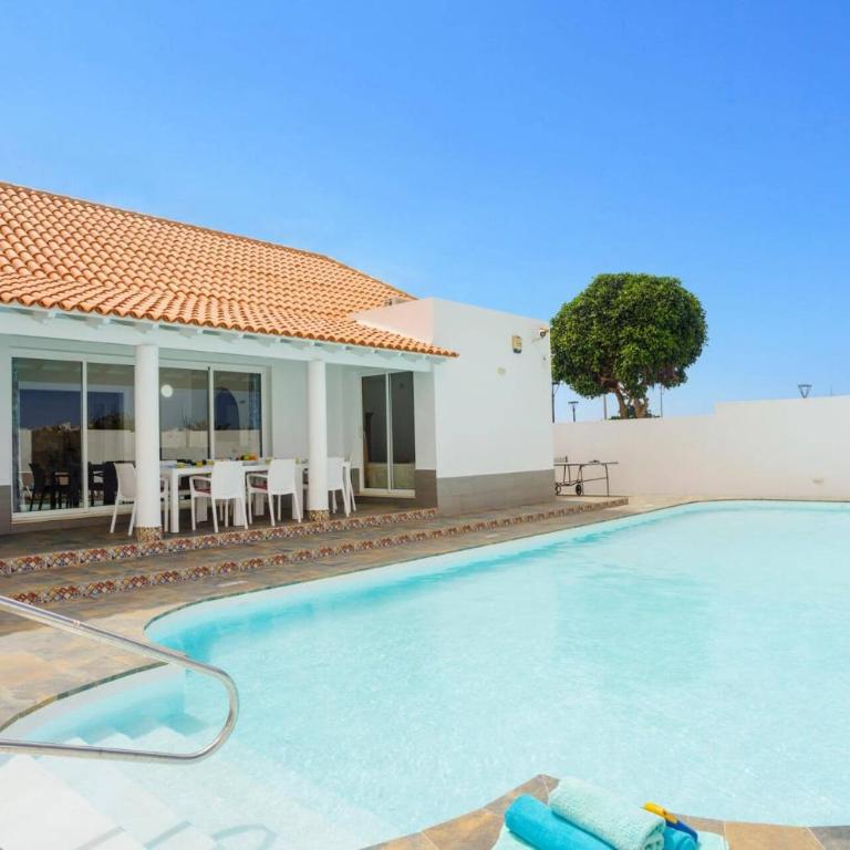 Villa Esmeralda by Villa Plus - Villa - 3